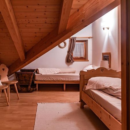Sciliarguesthouse-Due Piani Parcheggio Privato カステルロット エクステリア 写真