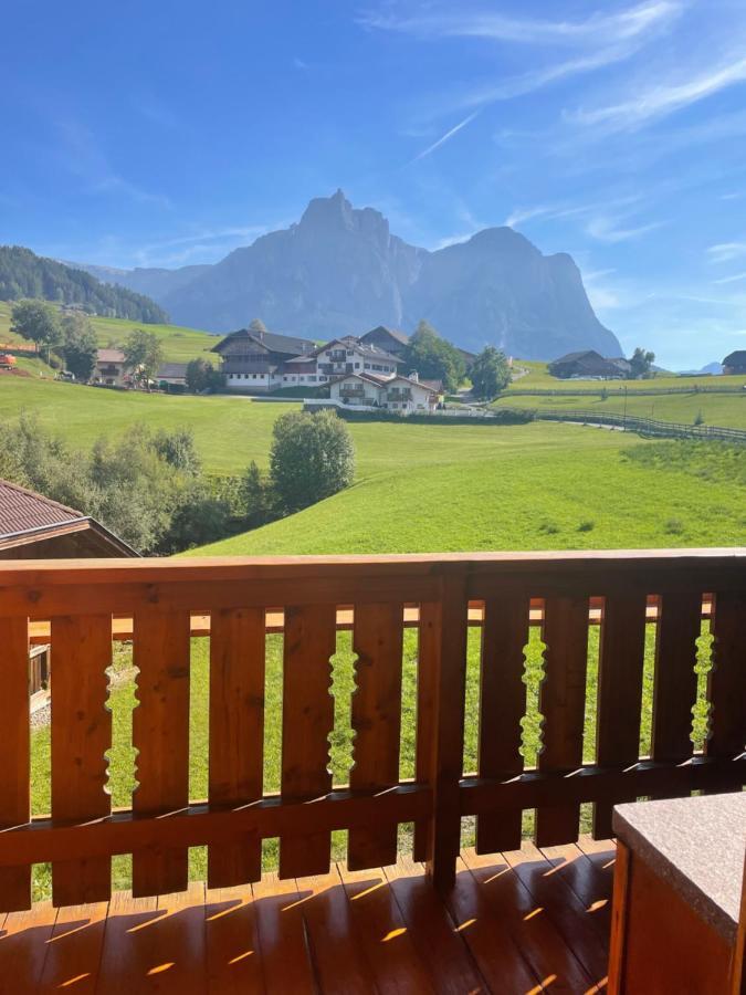 Sciliarguesthouse-Due Piani Parcheggio Privato カステルロット エクステリア 写真