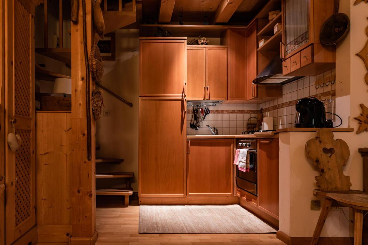 Sciliarguesthouse-Due Piani Parcheggio Privato カステルロット エクステリア 写真