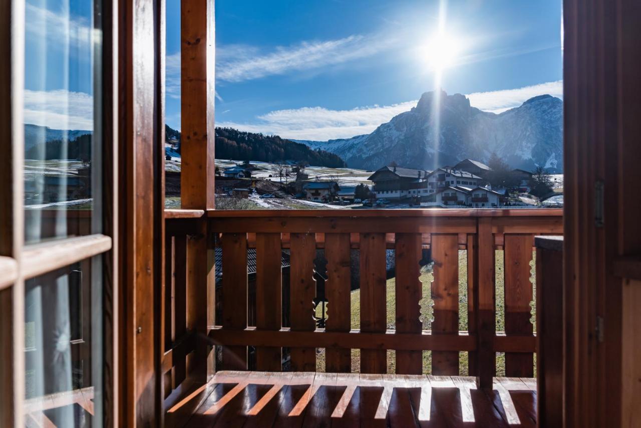 Sciliarguesthouse-Due Piani Parcheggio Privato カステルロット エクステリア 写真