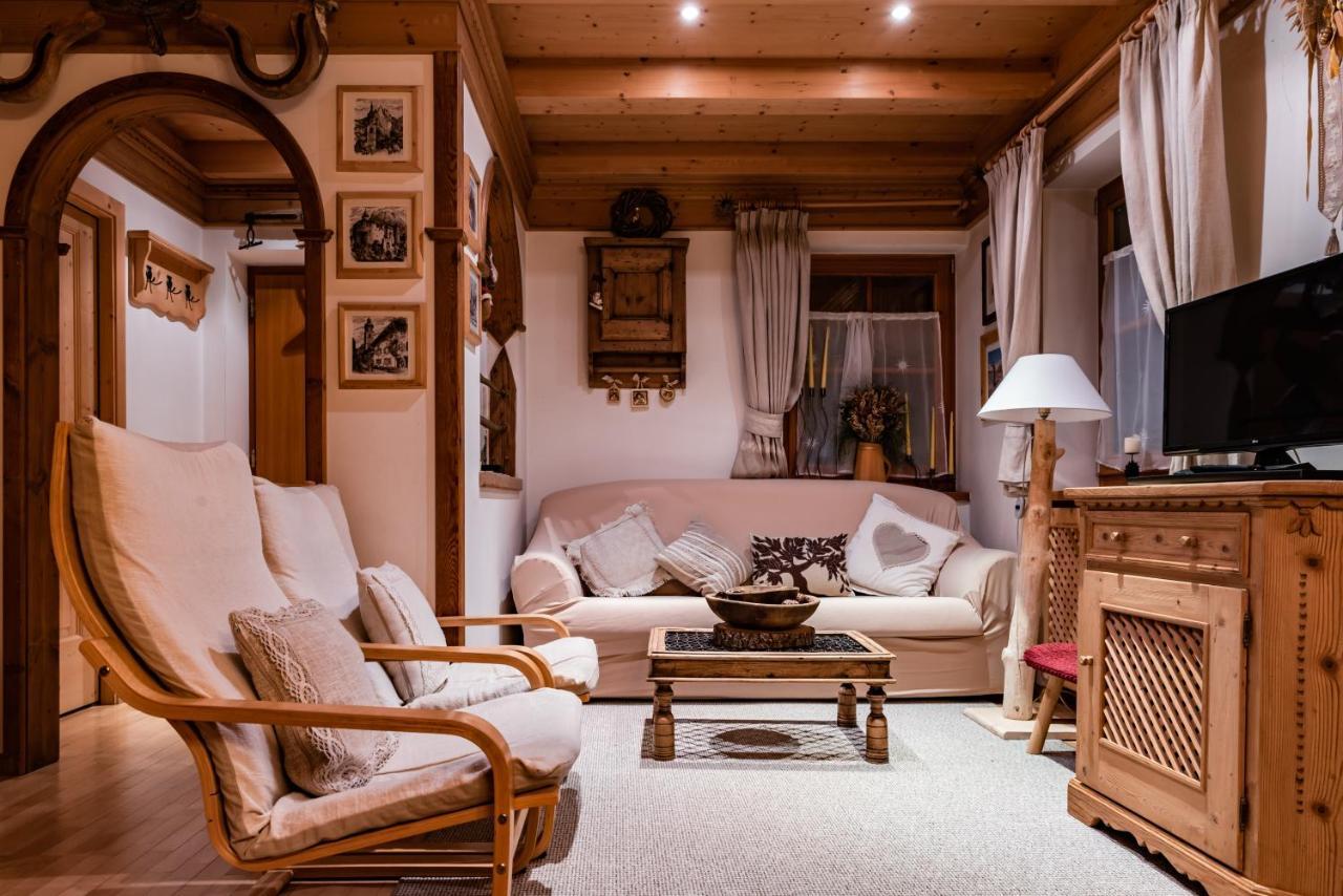 Sciliarguesthouse-Due Piani Parcheggio Privato カステルロット エクステリア 写真