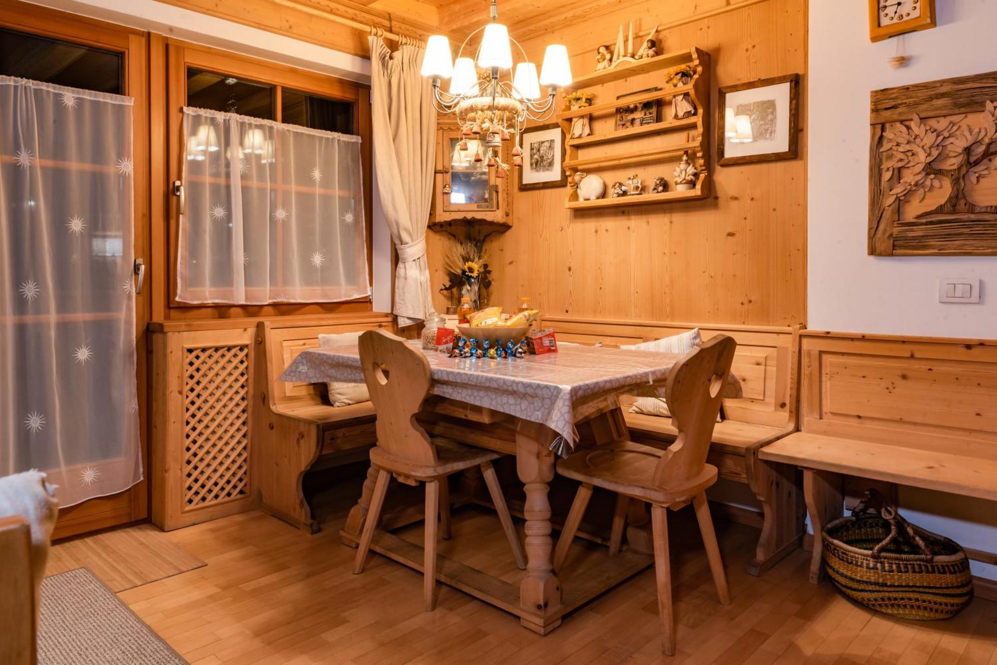 Sciliarguesthouse-Due Piani Parcheggio Privato カステルロット エクステリア 写真
